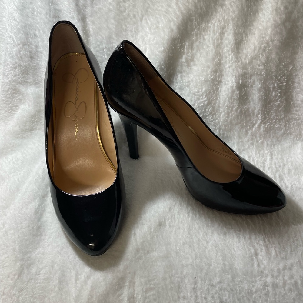 Jessica Simpson black patten leather heels